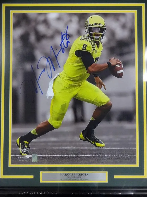 Marcus Mariota Autographed Framed 16x20 Photo Oregon Ducks MM Holo Stock #89809