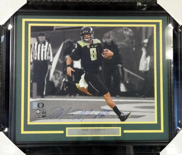 Marcus Mariota Autographed Framed 16x20 Photo Oregon Ducks MM Holo Stock #90717