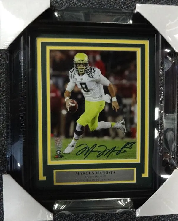 Marcus Mariota Autographed Framed 8x10 Photo Oregon Ducks MM Holo Stock #89822