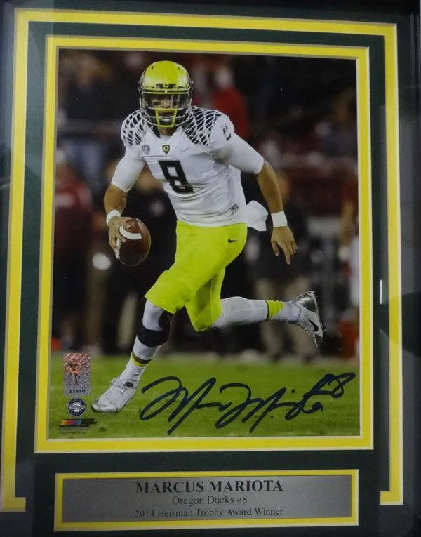 Marcus Mariota Autographed Framed 8x10 Photo Oregon Ducks MM Holo Stock #89822