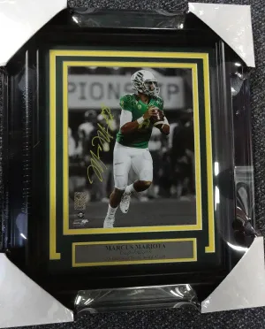 Marcus Mariota Autographed Framed 8x10 Photo Oregon Ducks MM Holo Stock #89823